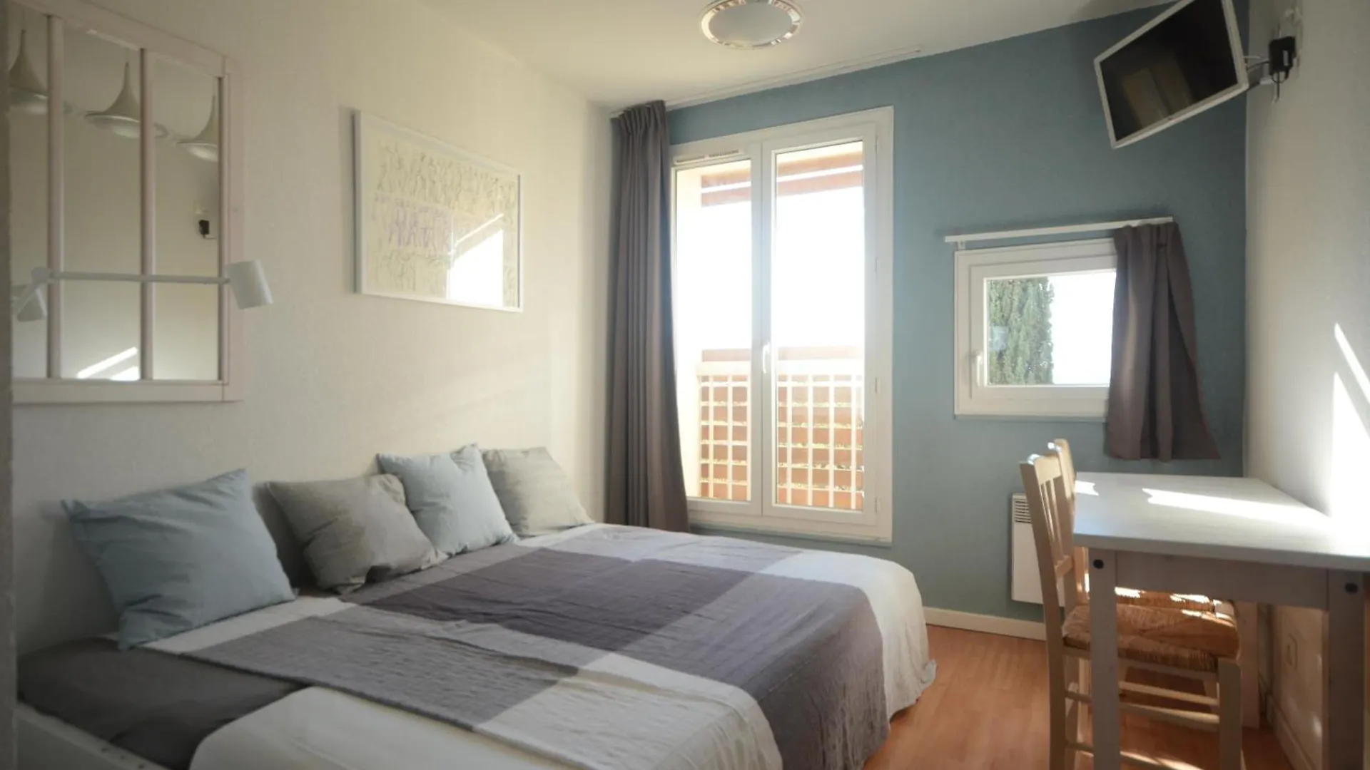 Appartement Plage Piscine Et Tennis Inclus La Londe-les-Maures 0*,