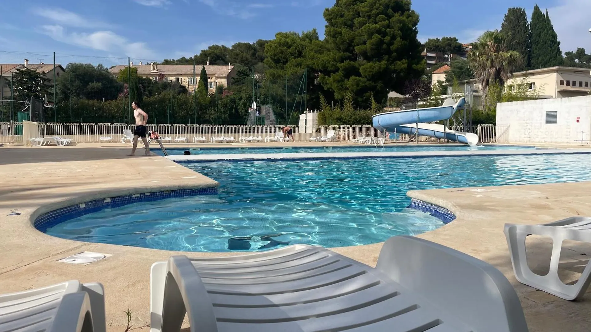 Appartement Plage Piscine Et Tennis Inclus La Londe-les-Maures 0*,  France